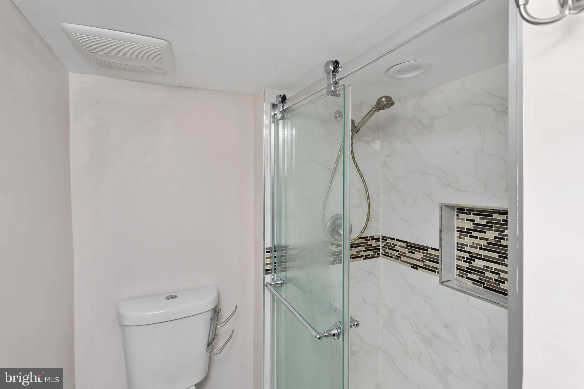 Mount Holly, New Jersey 08060, United States, 3 Bedrooms Bedrooms, ,4 BathroomsBathrooms,Residential,Active,163879