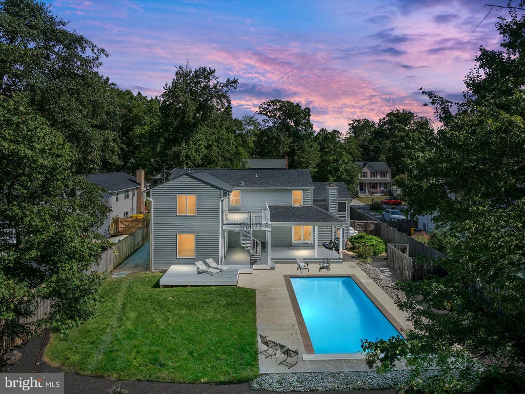 Photo of 1004 - A Harbor Drive, ANNAPOLIS, MD 21403 (MLS # MDAA2127556)