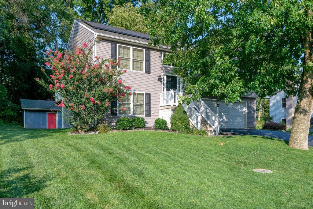 Photo of 319 DEVON DR, LANCASTER, PA 17603 (MLS # PALA2038522)