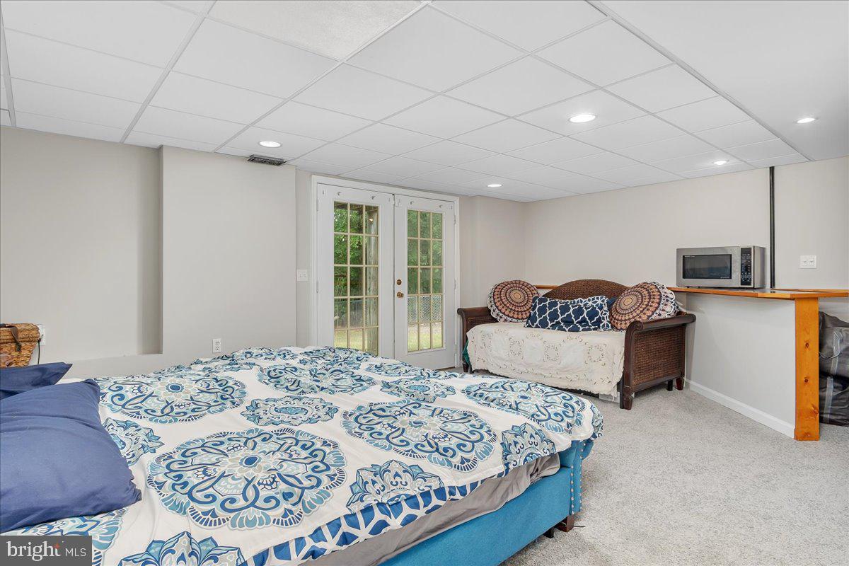 DOUGLAS OAKS - Residential