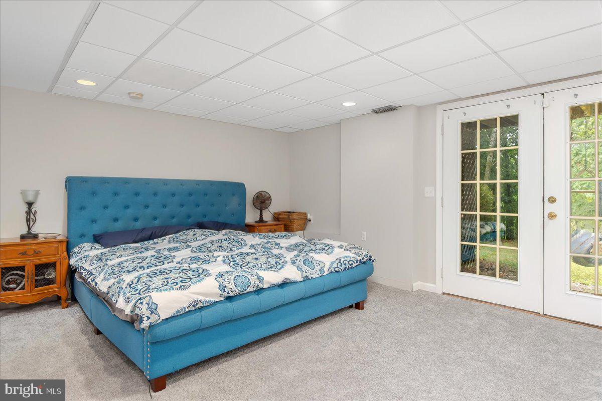 DOUGLAS OAKS - Residential