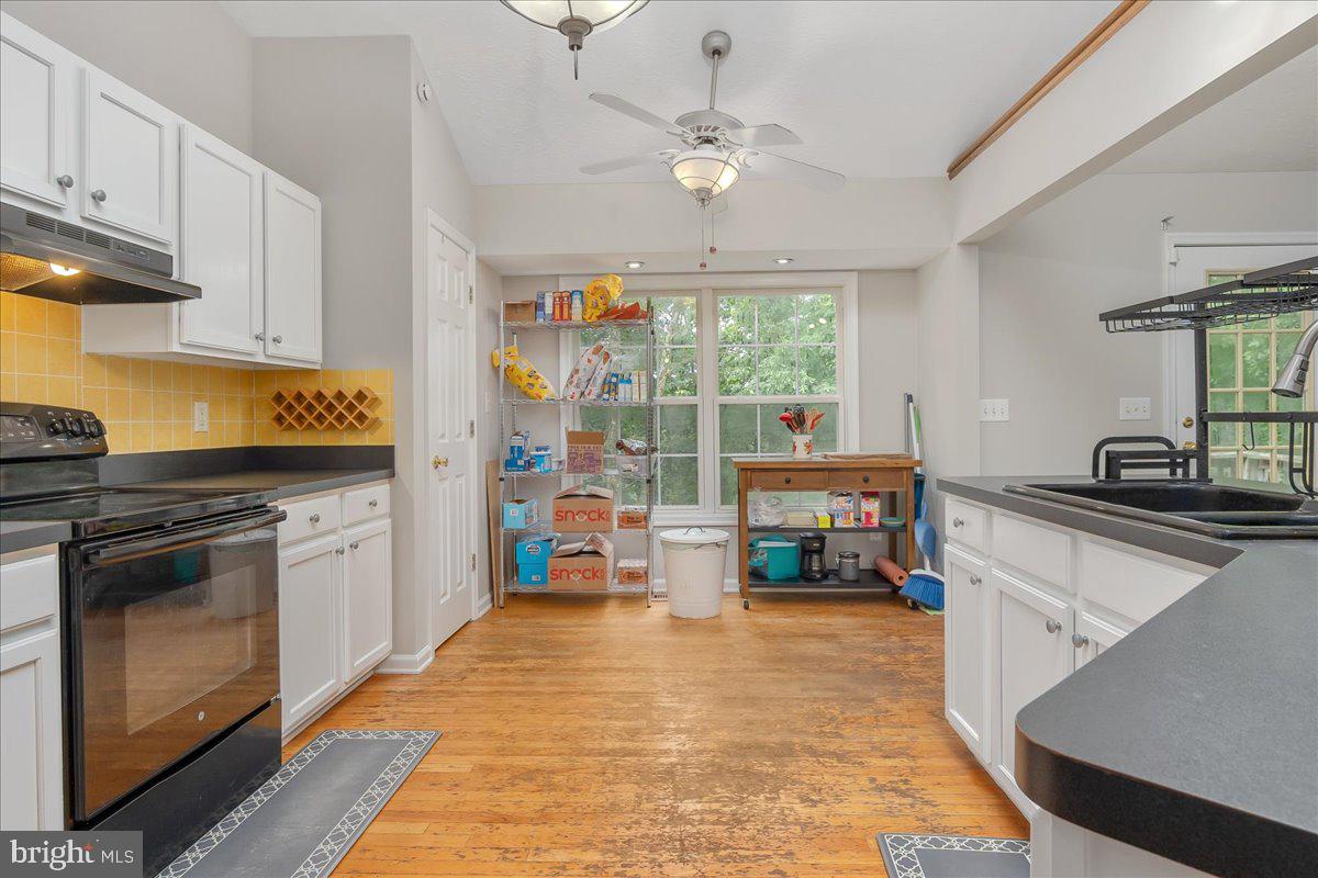 DOUGLAS OAKS - Residential