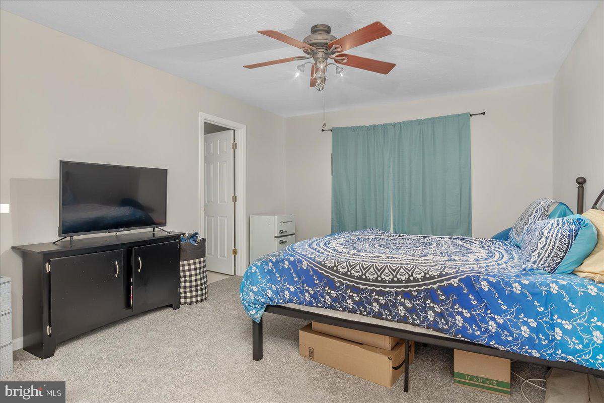 DOUGLAS OAKS - Residential