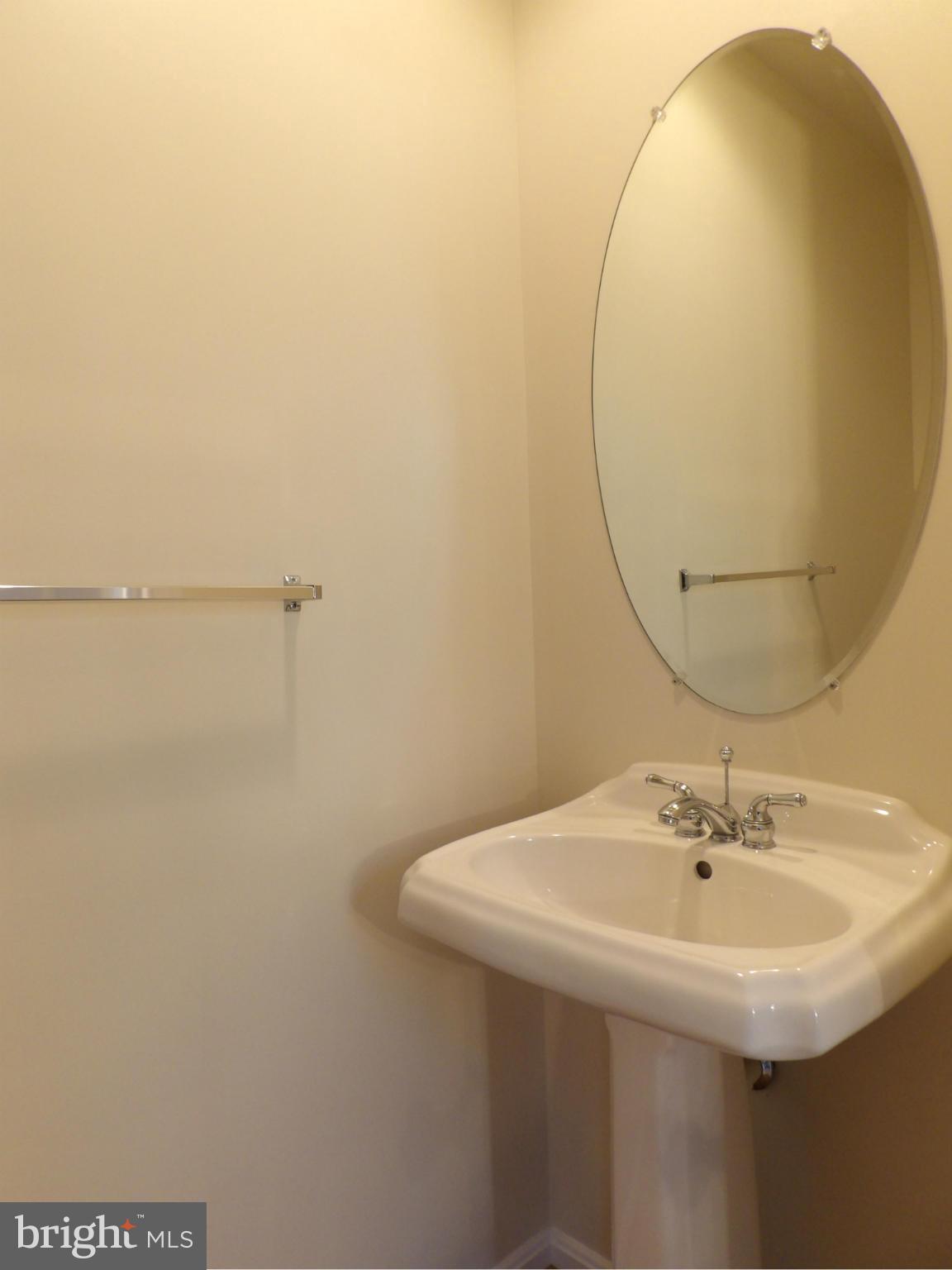 FAIRFAX CENTER LANDBAY - Residential Lease