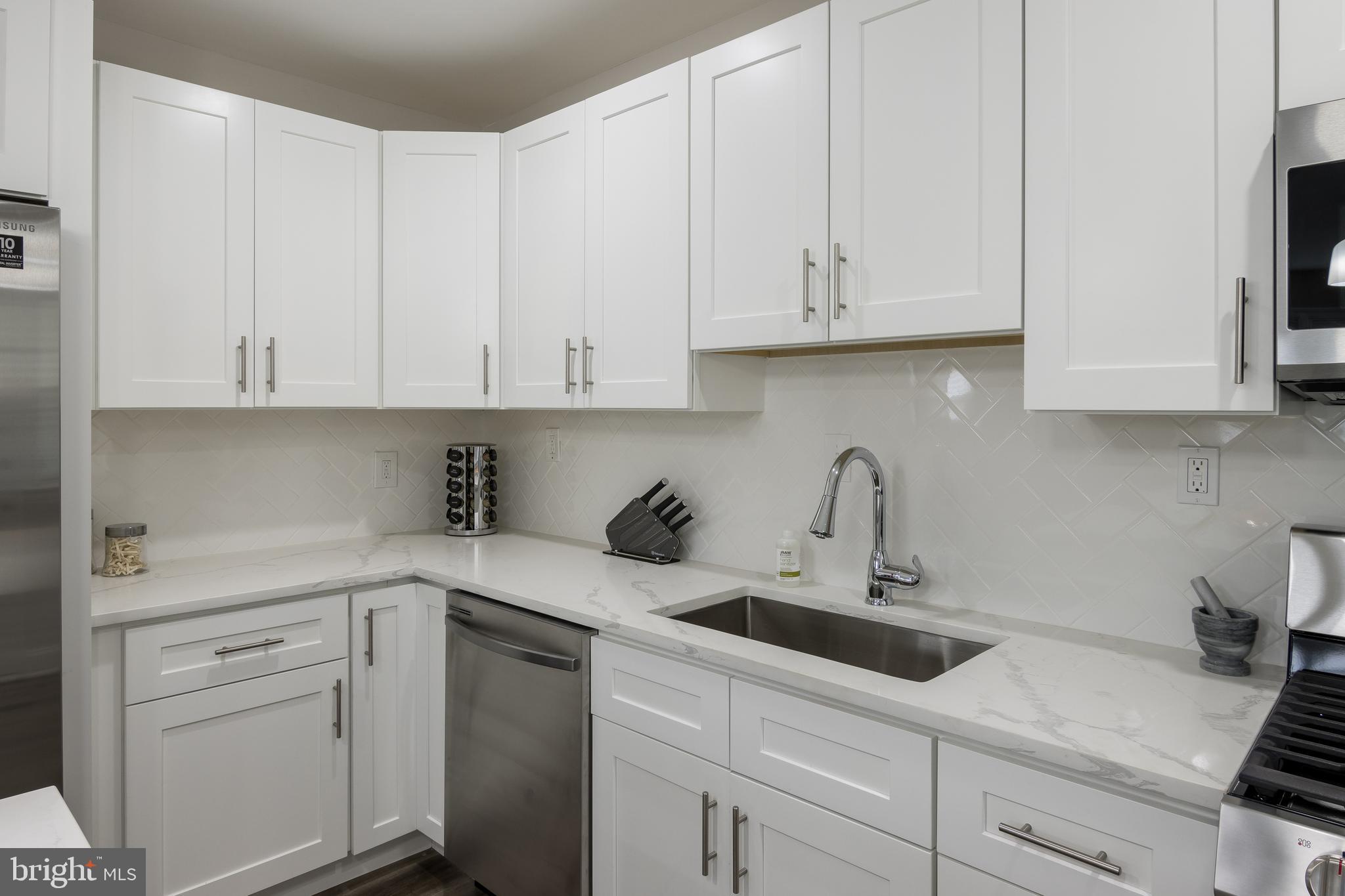 TEN HILLS - Residential