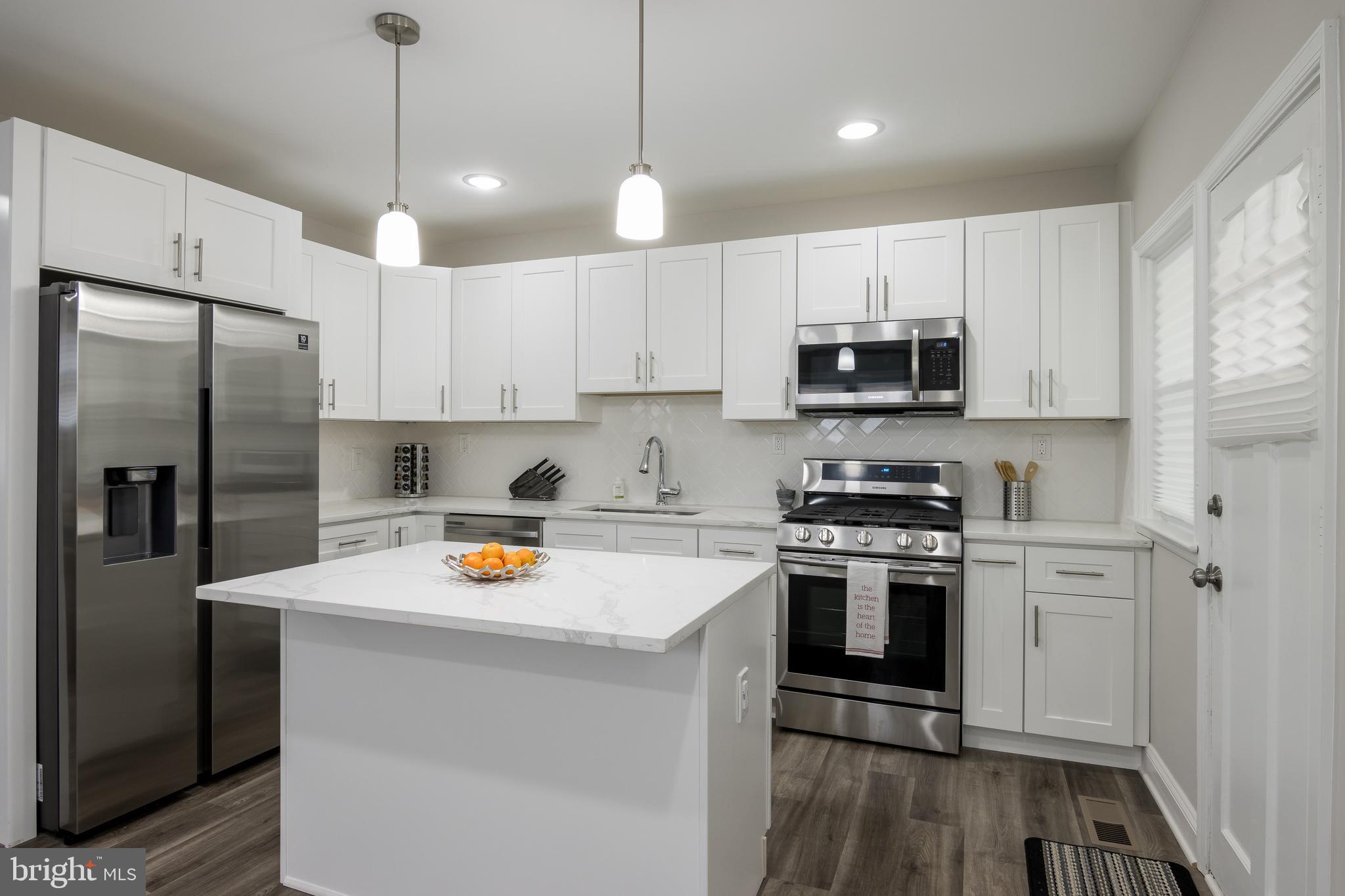 TEN HILLS - Residential