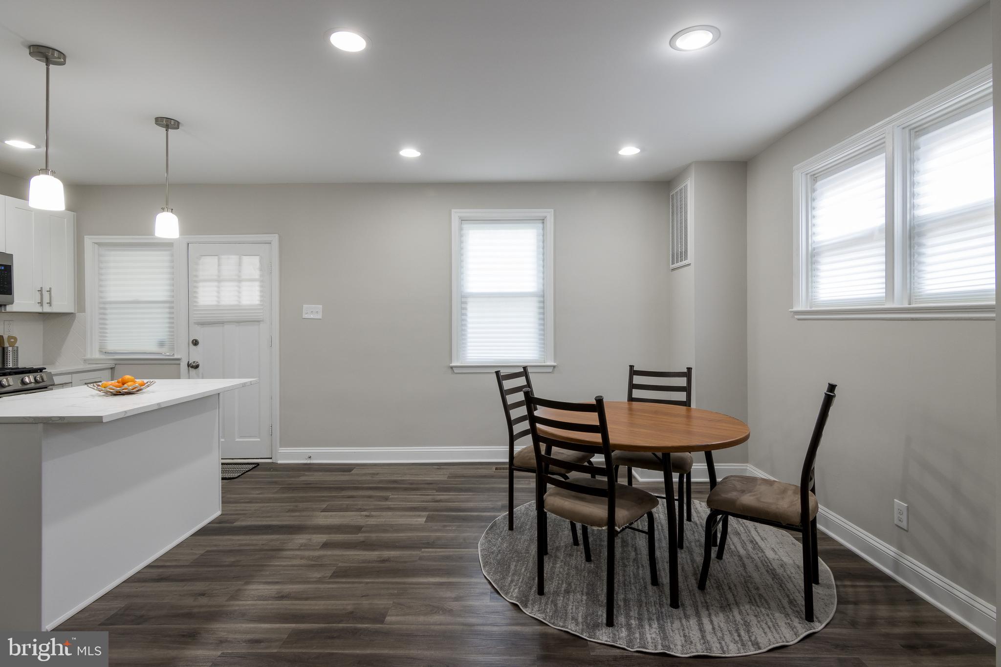 TEN HILLS - Residential