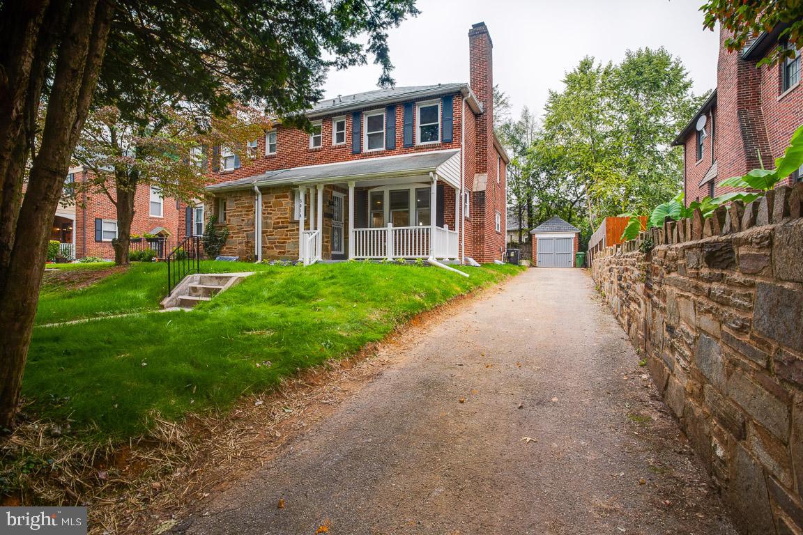 TEN HILLS - Residential