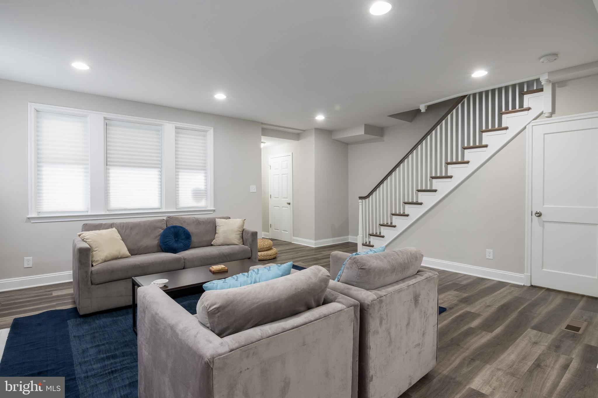 TEN HILLS - Residential