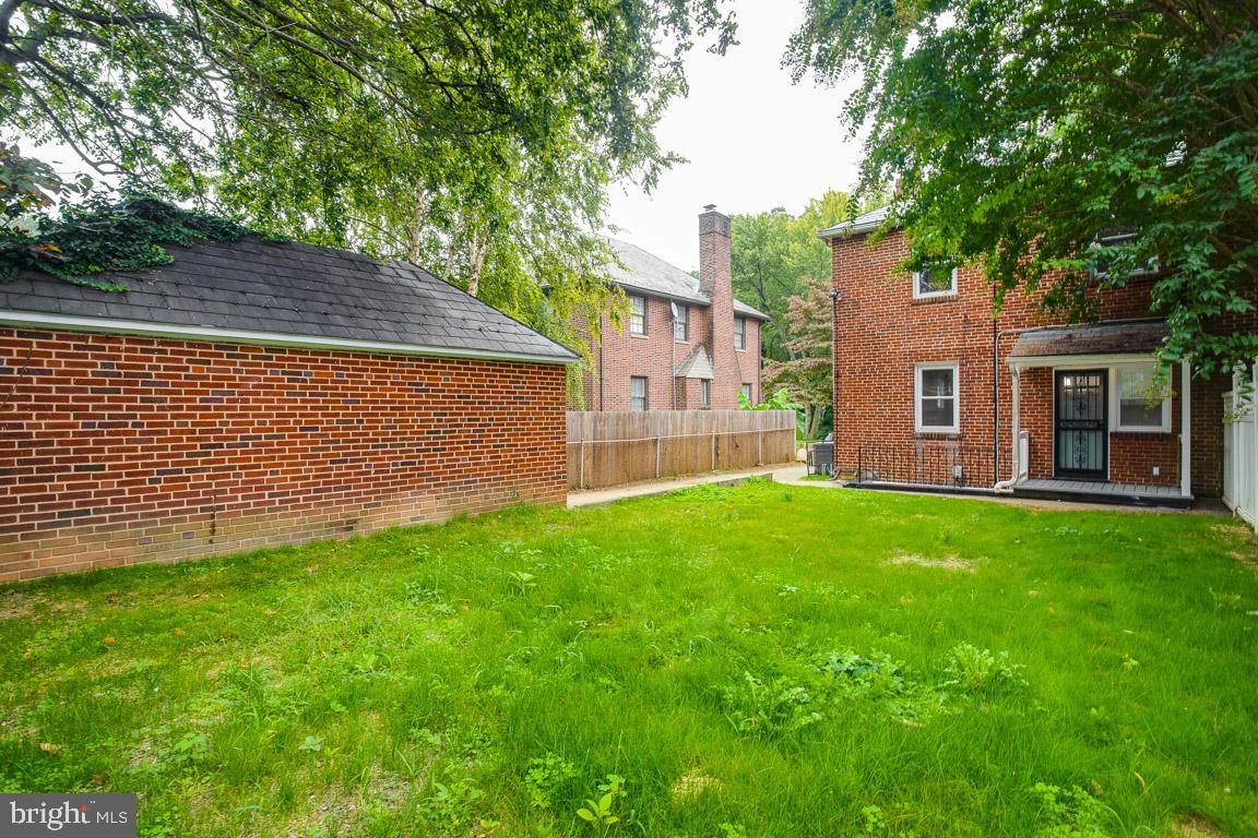 TEN HILLS - Residential