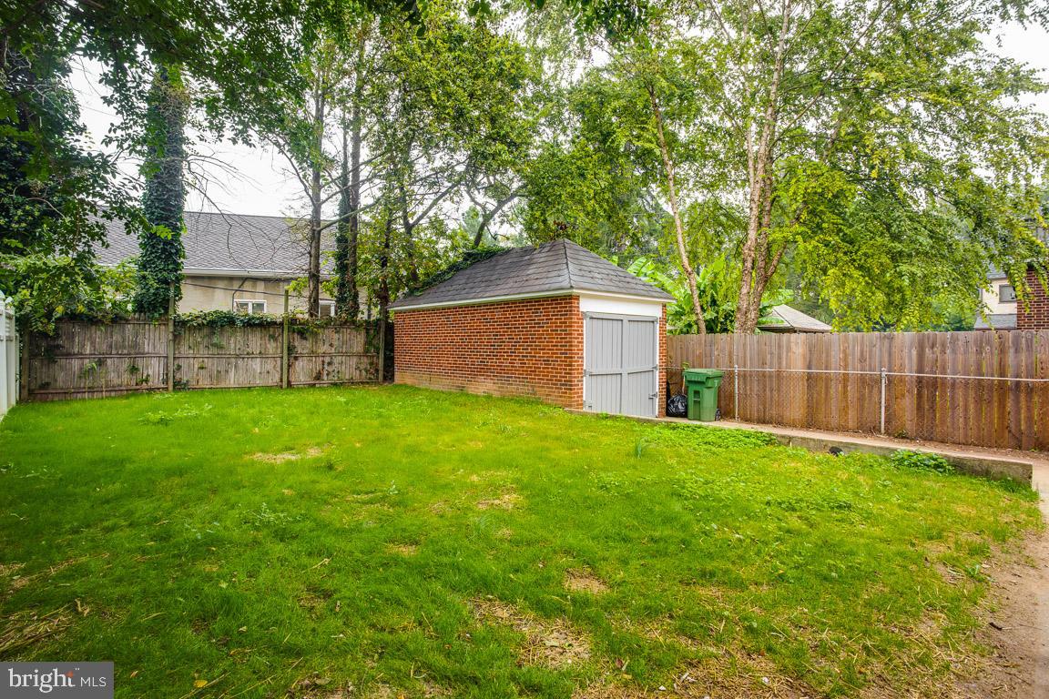 TEN HILLS - Residential