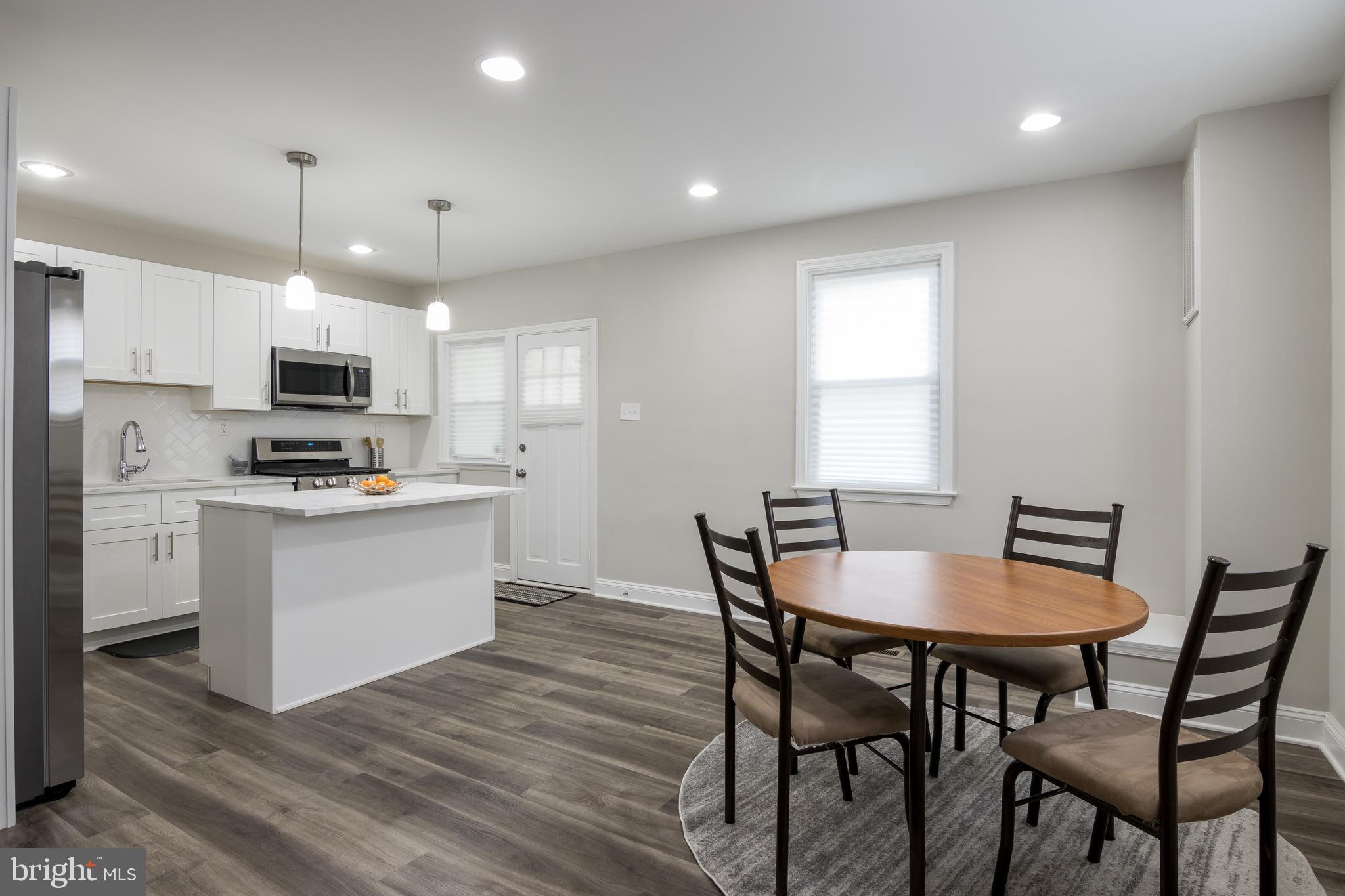 TEN HILLS - Residential