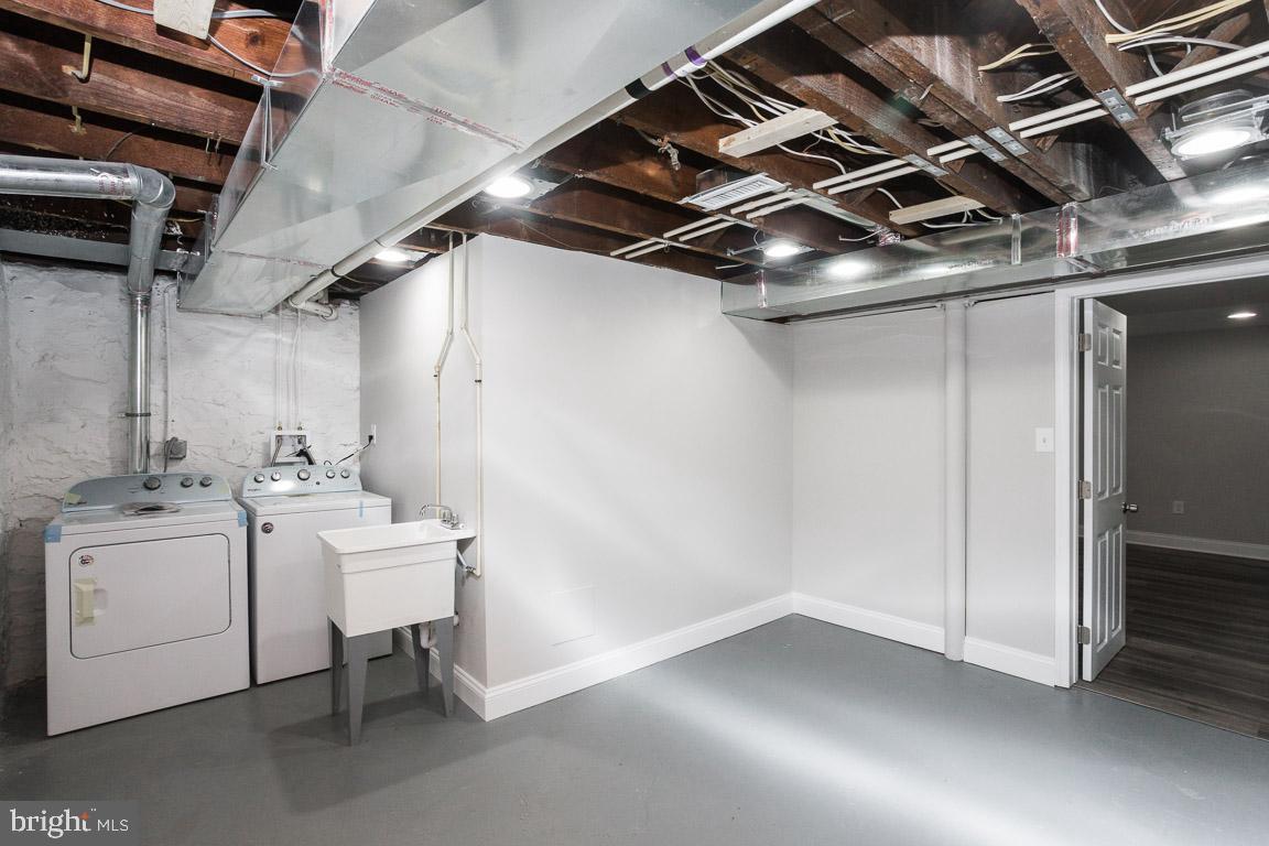 TEN HILLS - Residential