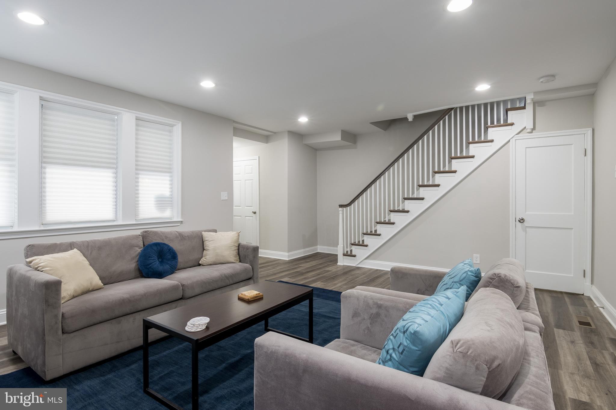 TEN HILLS - Residential