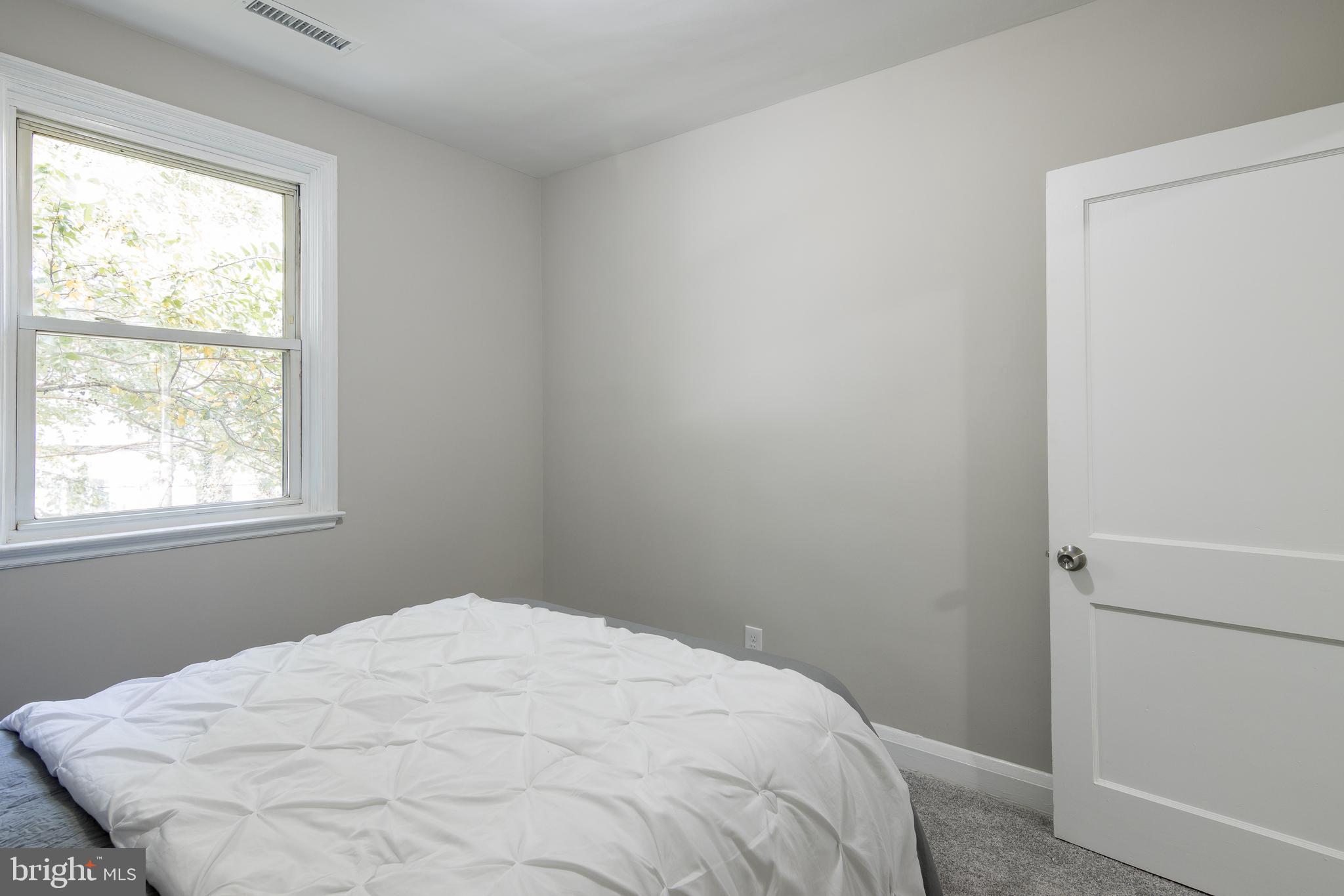 TEN HILLS - Residential