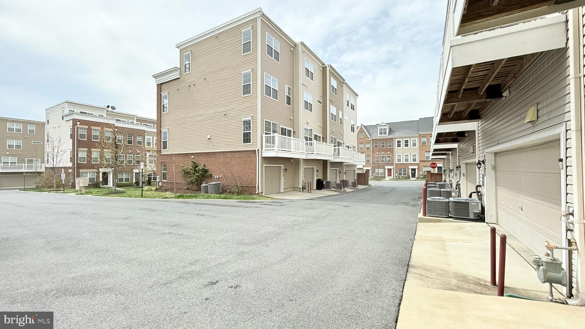 BRICK YARD STATION - Residential