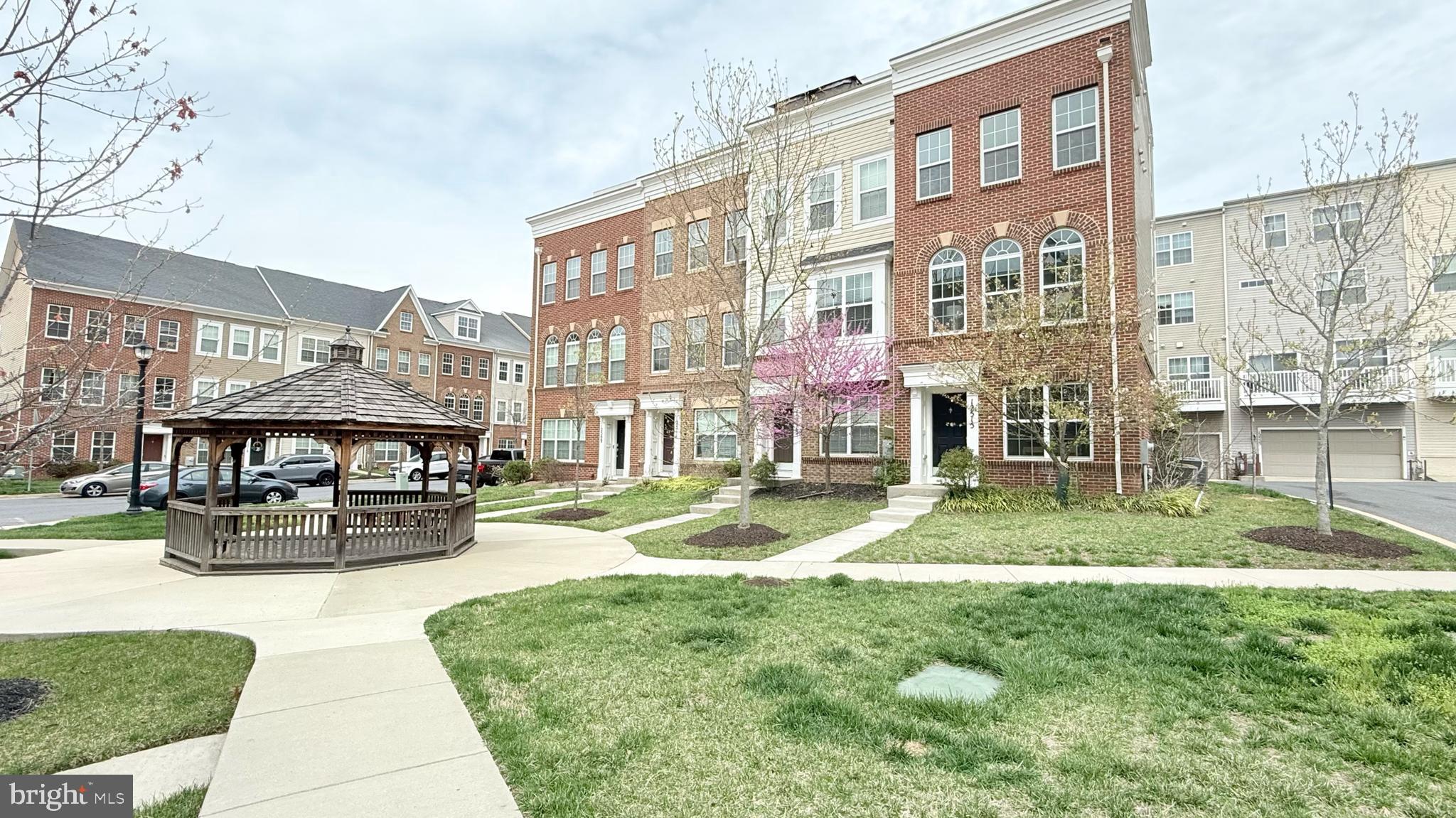 BRICK YARD STATION - Residential