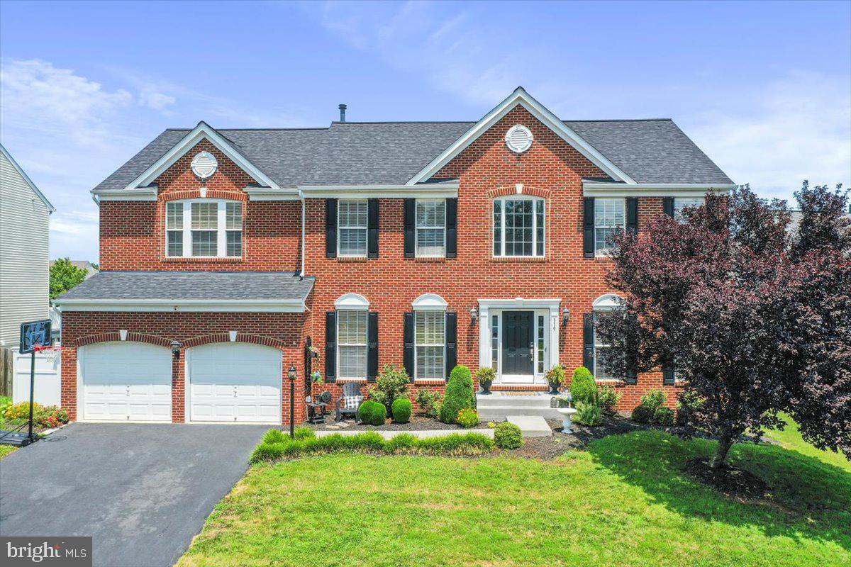 This home has it all! Five bedrooms, open Chef's kitchen, hardwood floors throughout main level, living room and separate dining room. Finished basement includes theater equipment (screen and sound system). Lawn mowing included in rent. Fantastic location, easy access to Rt 7, commuter routes and grocery stores.
No pets please