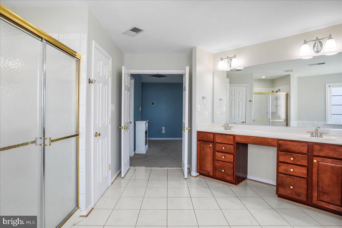 RED BUD - Residential Lease