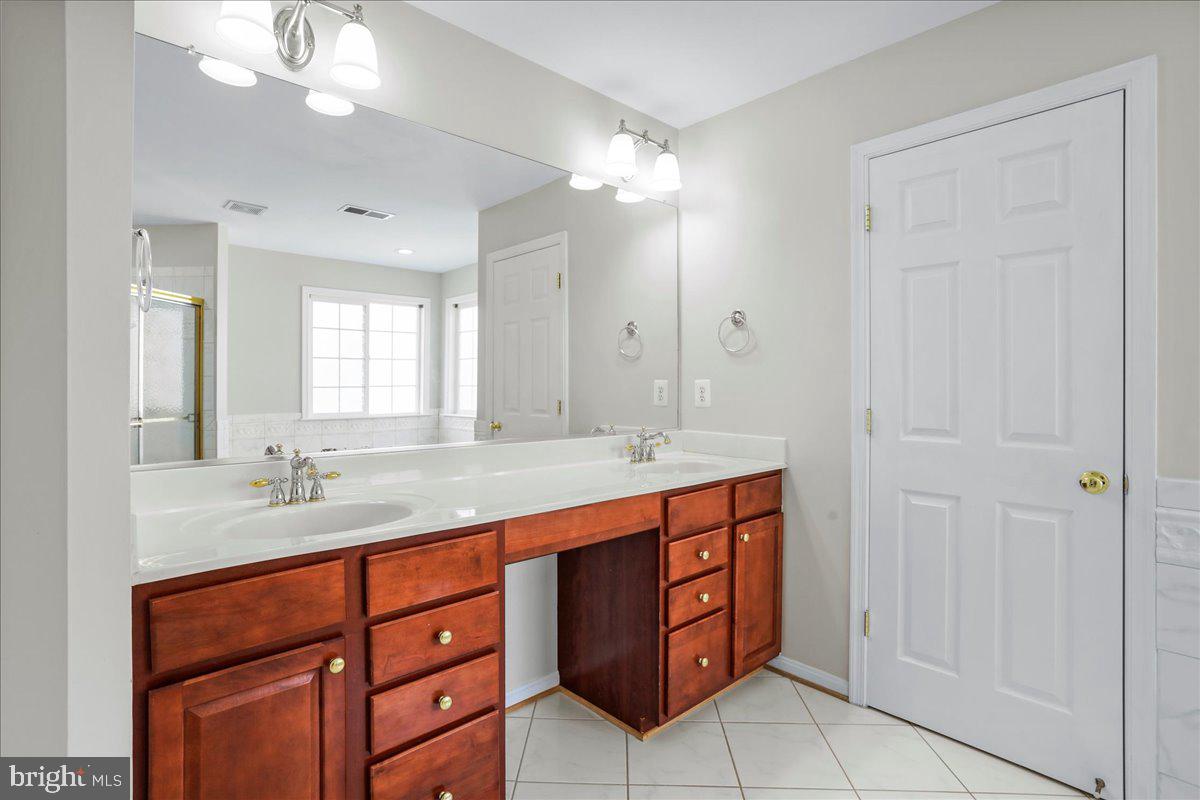 RED BUD - Residential Lease