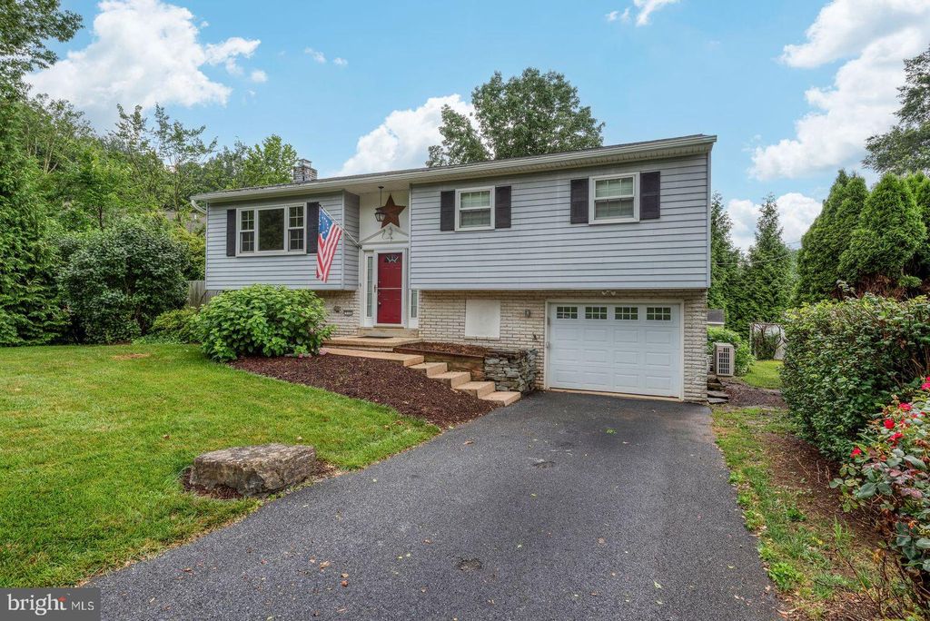 Photo of 518 Big Bend Road, LANCASTER, PA 17603 (MLS # PALA2072838)