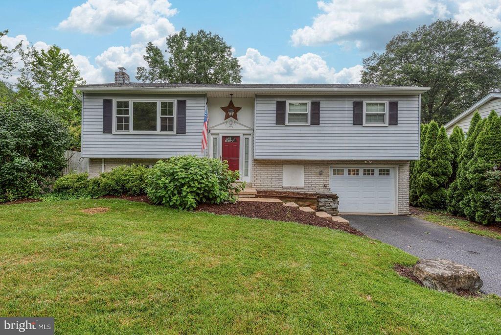 Photo of 518 Big Bend Road, LANCASTER, PA 17603 (MLS # PALA2072838)
