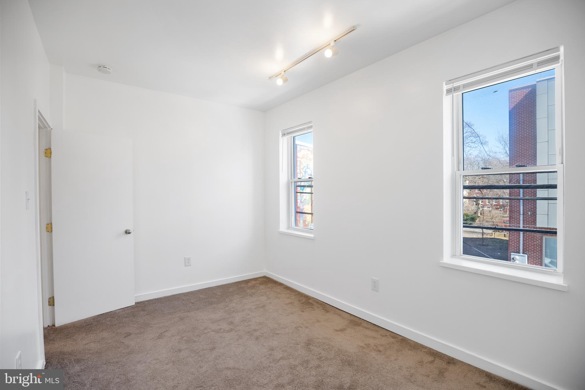FAIRMOUNT - Residential