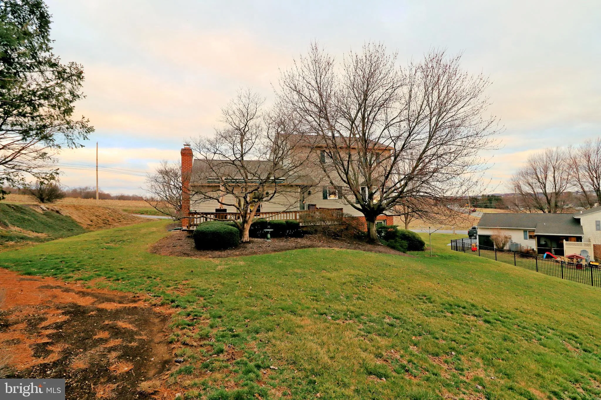 Lititz, Pennsylvania 17543, United States, 3 Bedrooms Bedrooms, ,3 BathroomsBathrooms,Residential,Pending,91390