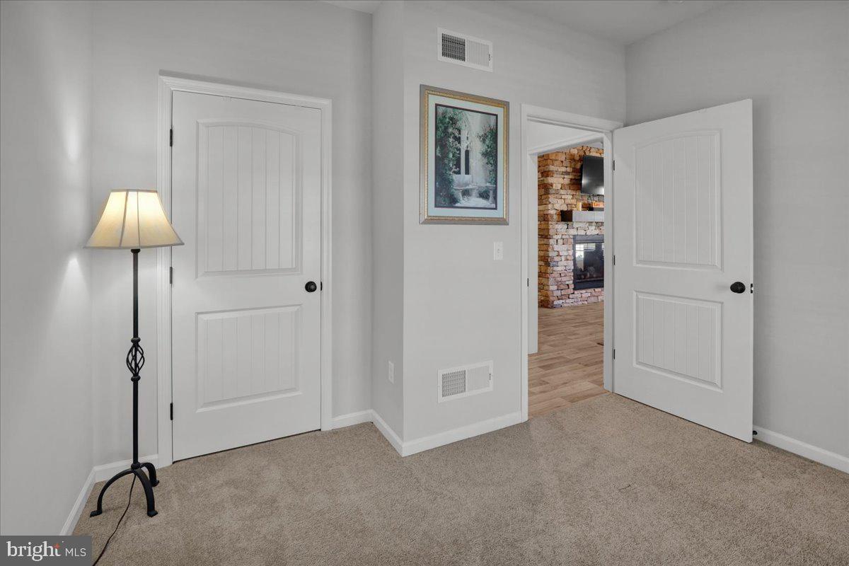 CORNWALL JUNCTION - Residential