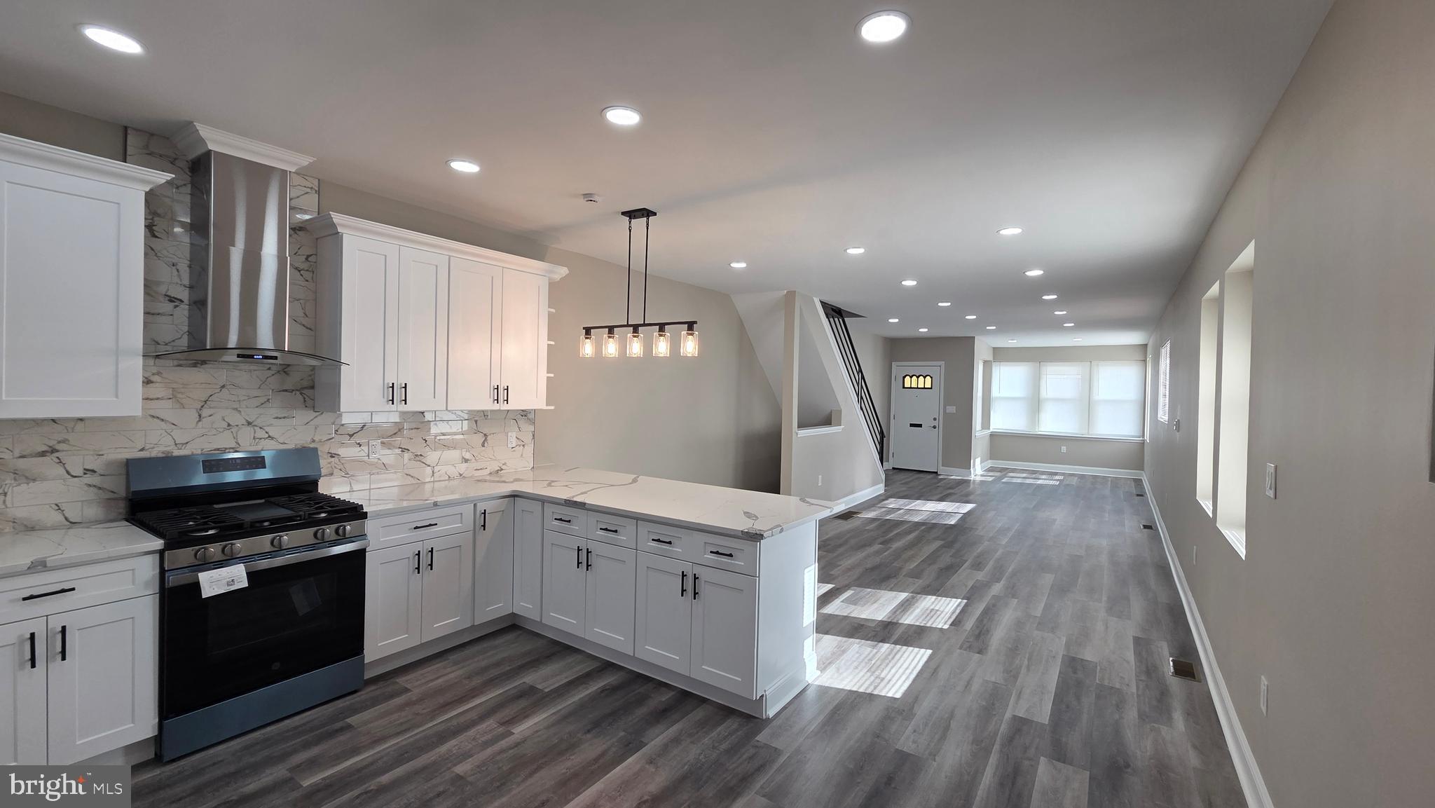 WEST OAK LANE - Residential