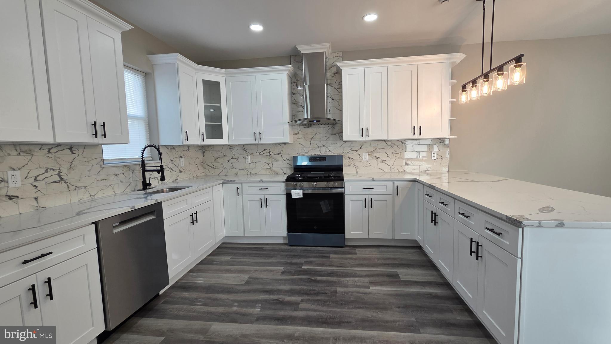 WEST OAK LANE - Residential