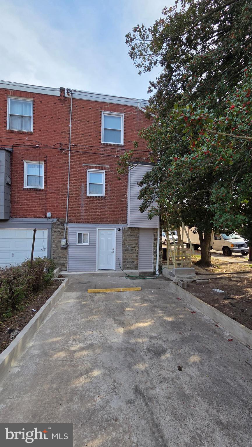 WEST OAK LANE - Residential