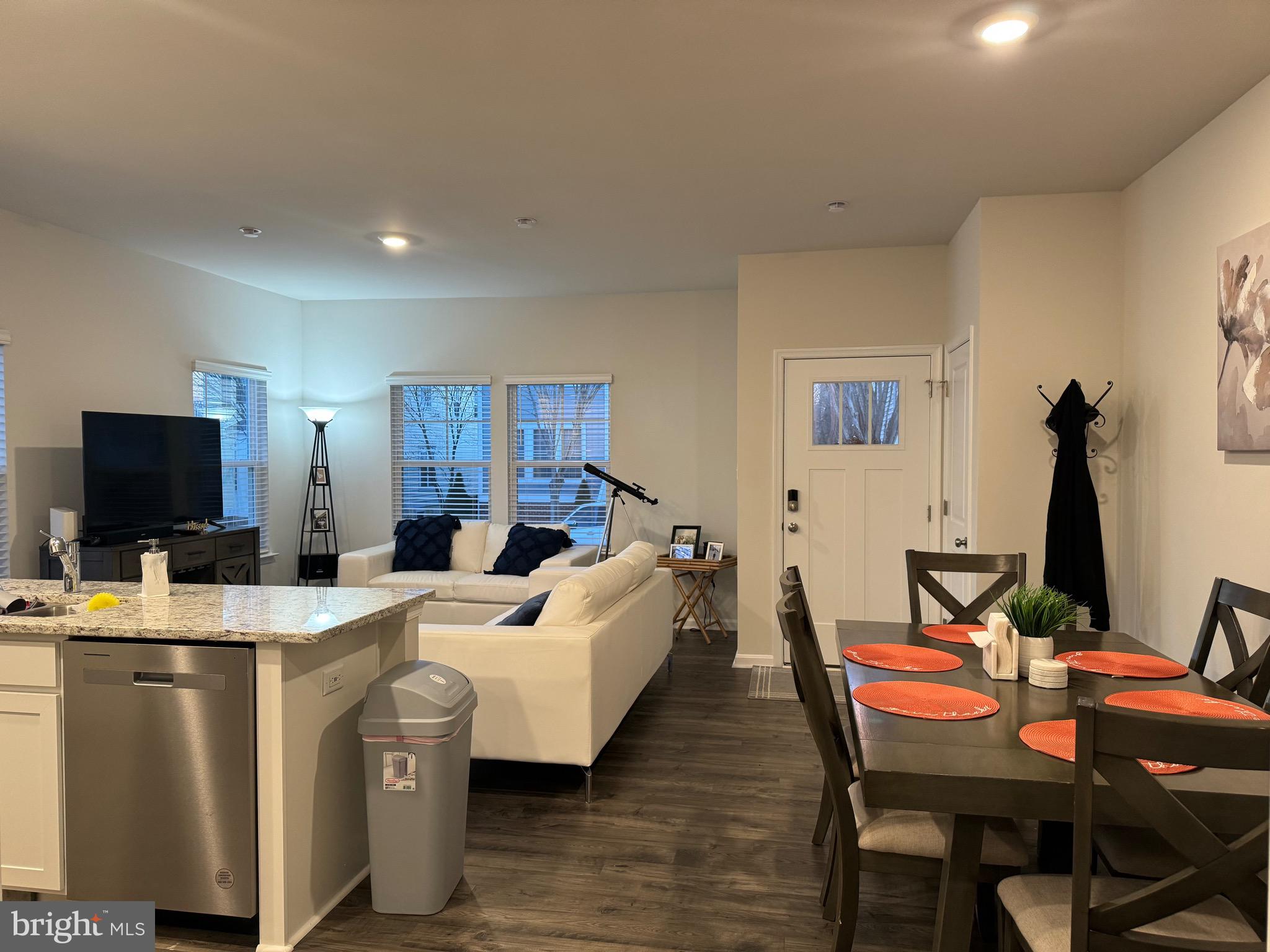 LADYSMITH VILLAGE - Residential