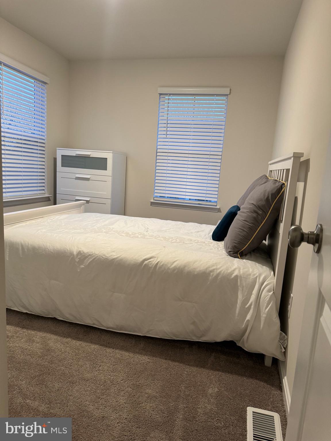 LADYSMITH VILLAGE - Residential