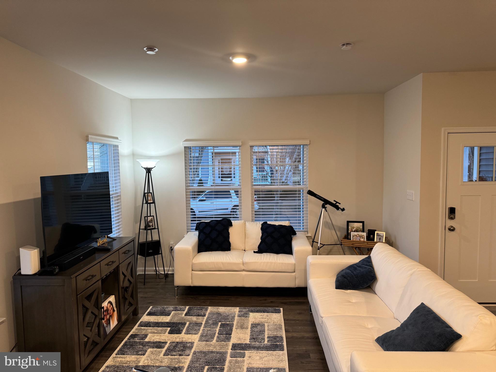 LADYSMITH VILLAGE - Residential