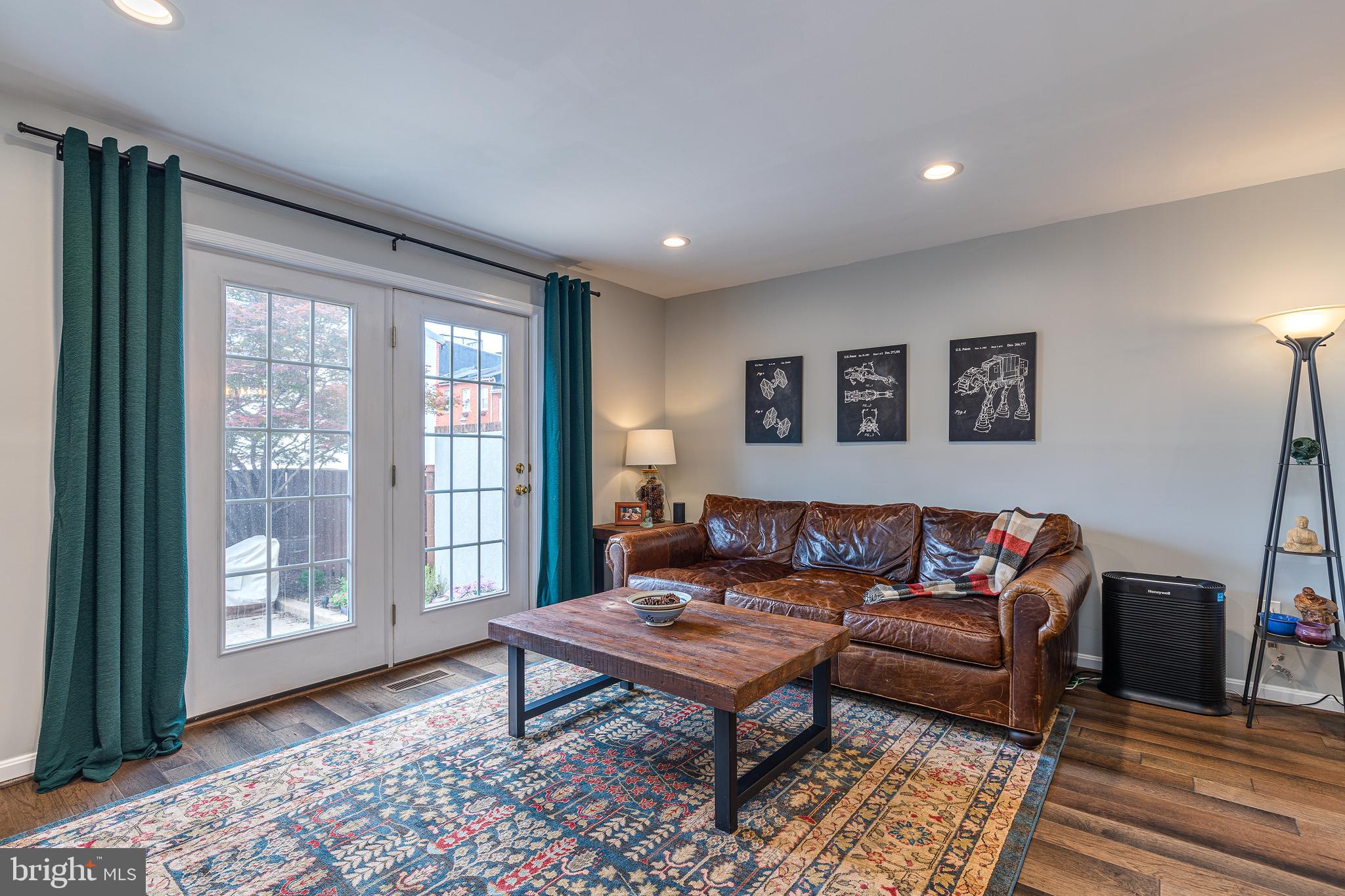 CANTON SQUARE - Residential