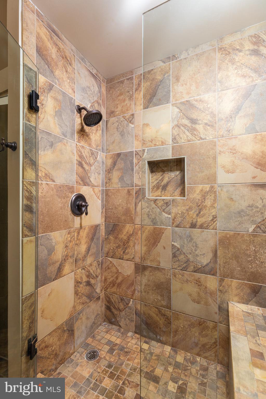 CANTON SQUARE - Residential