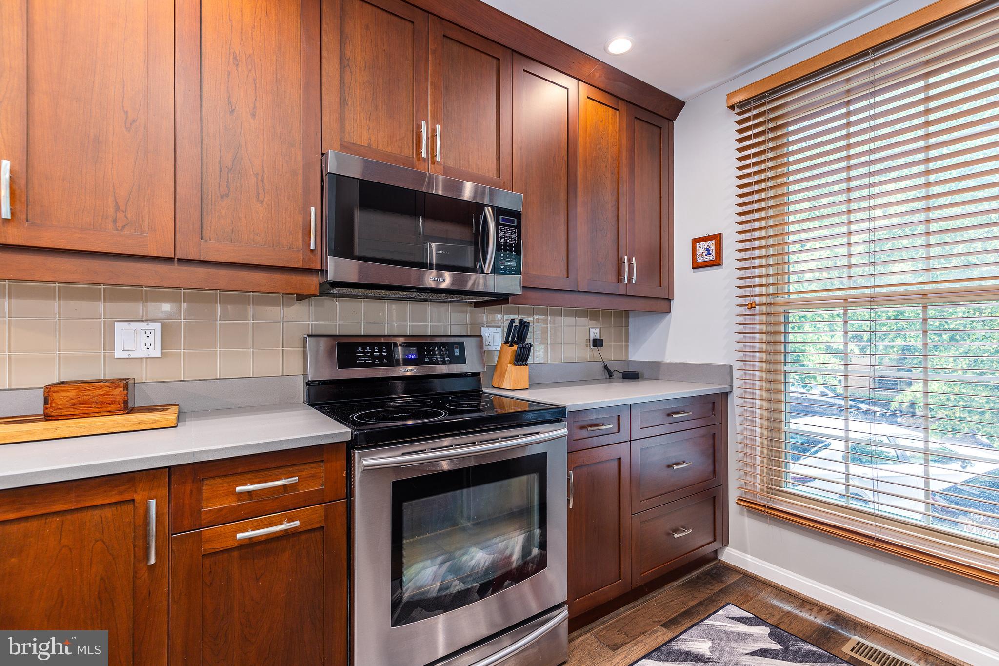 CANTON SQUARE - Residential