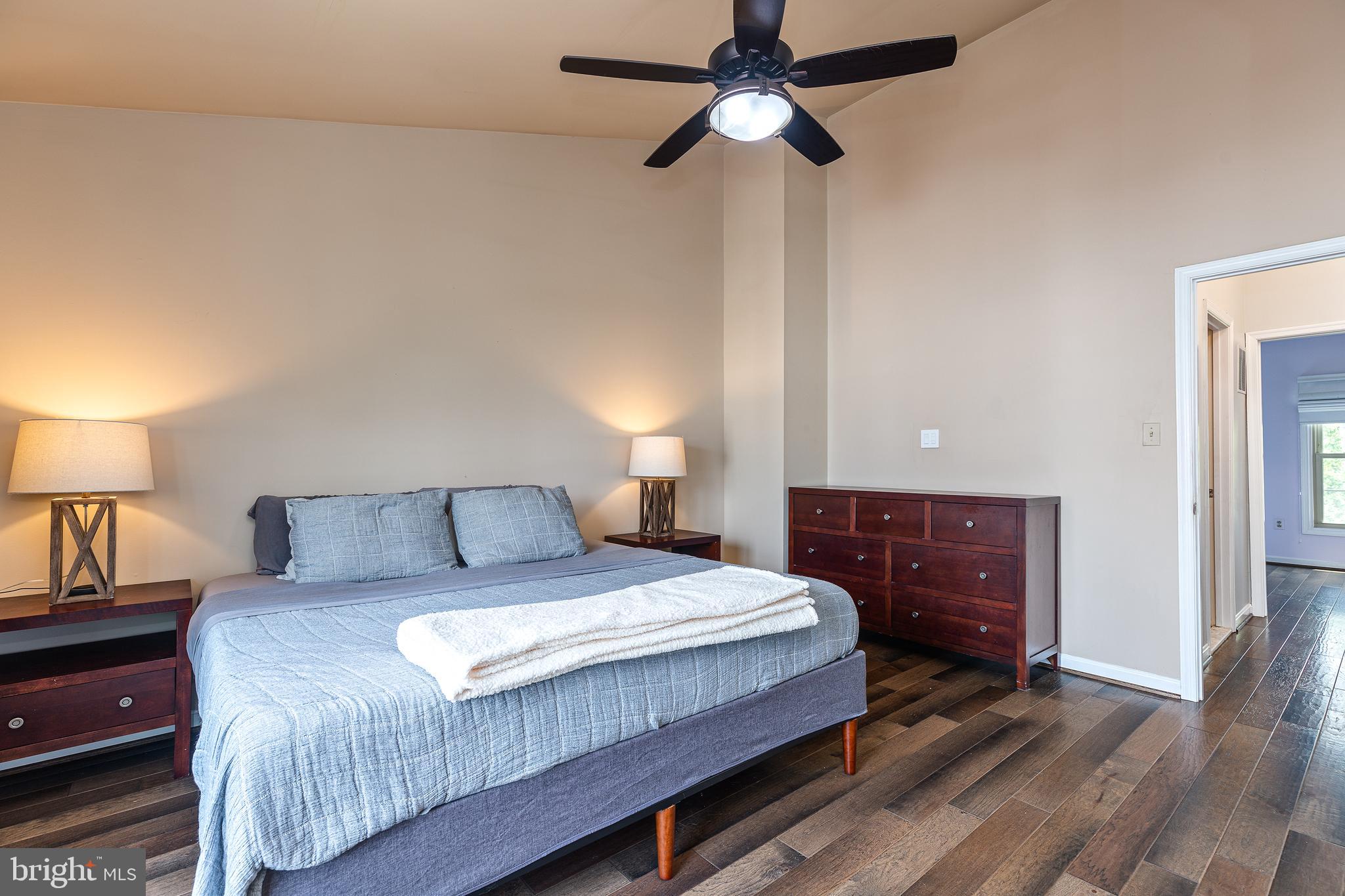 CANTON SQUARE - Residential