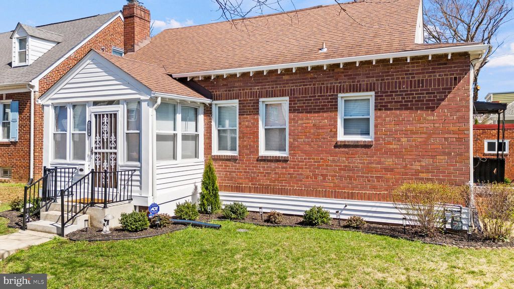 Photo of 2108 31st Place SE, WASHINGTON, DC 20020 (MLS # DCDC2252180)