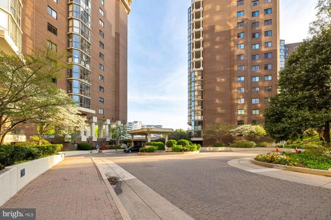 Photo of 1600 N Oak Street #318, ARLINGTON, VA 22209 (MLS # VAAR2066860)
