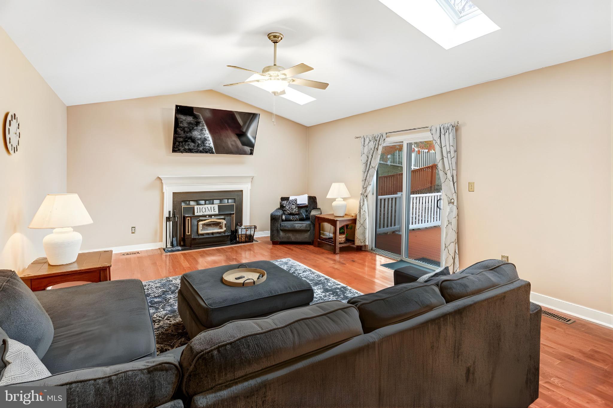 STRATFORD PLACE - Residential