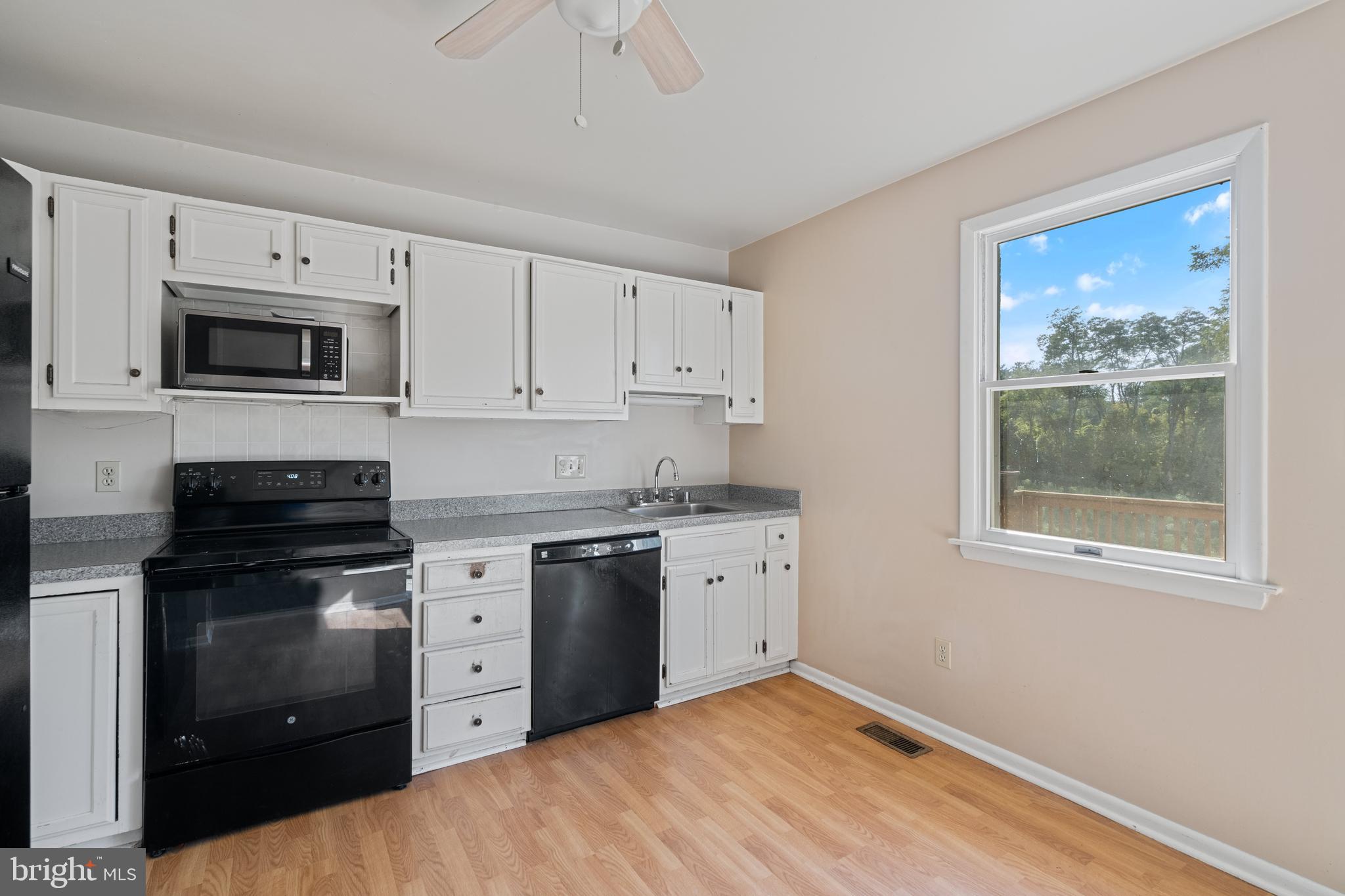 HUNT LEIGH - Residential