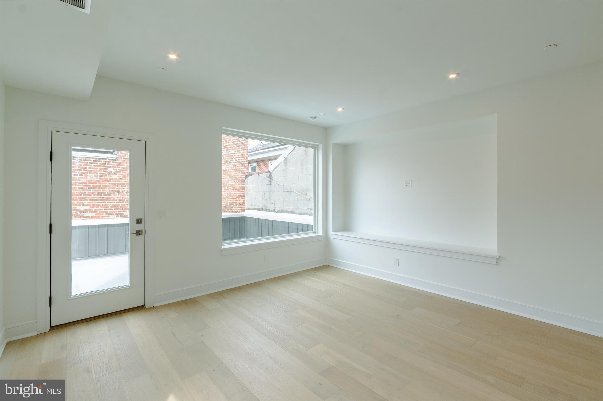 SOCIETY HILL - Residential Lease