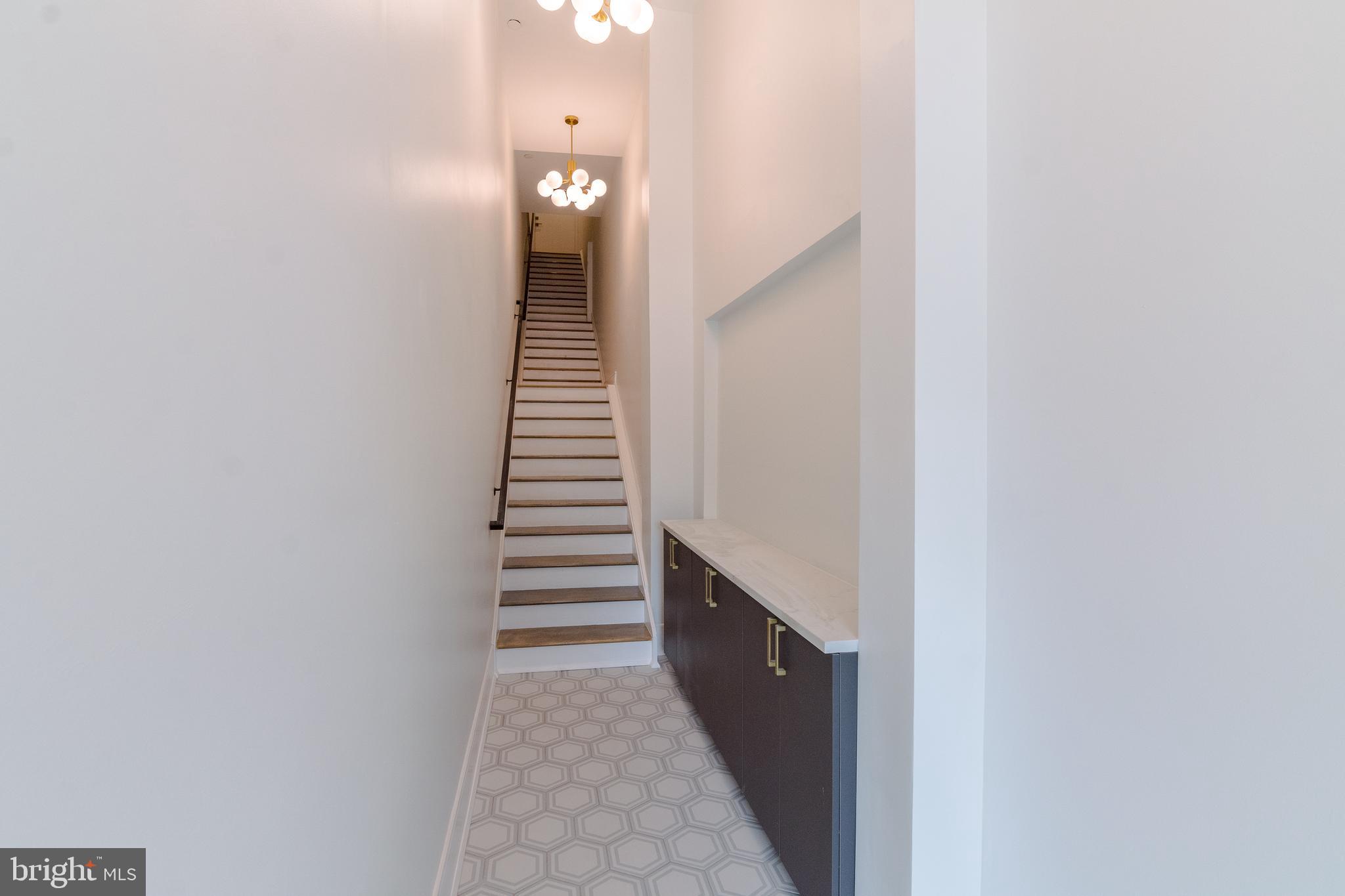 SOCIETY HILL - Residential Lease