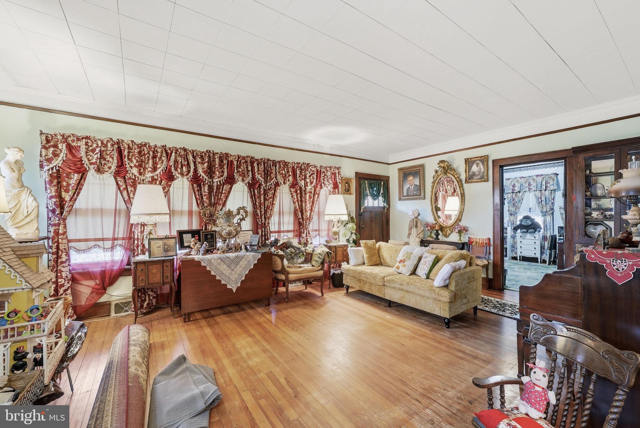 NORTH IDYLWOOD - Residential