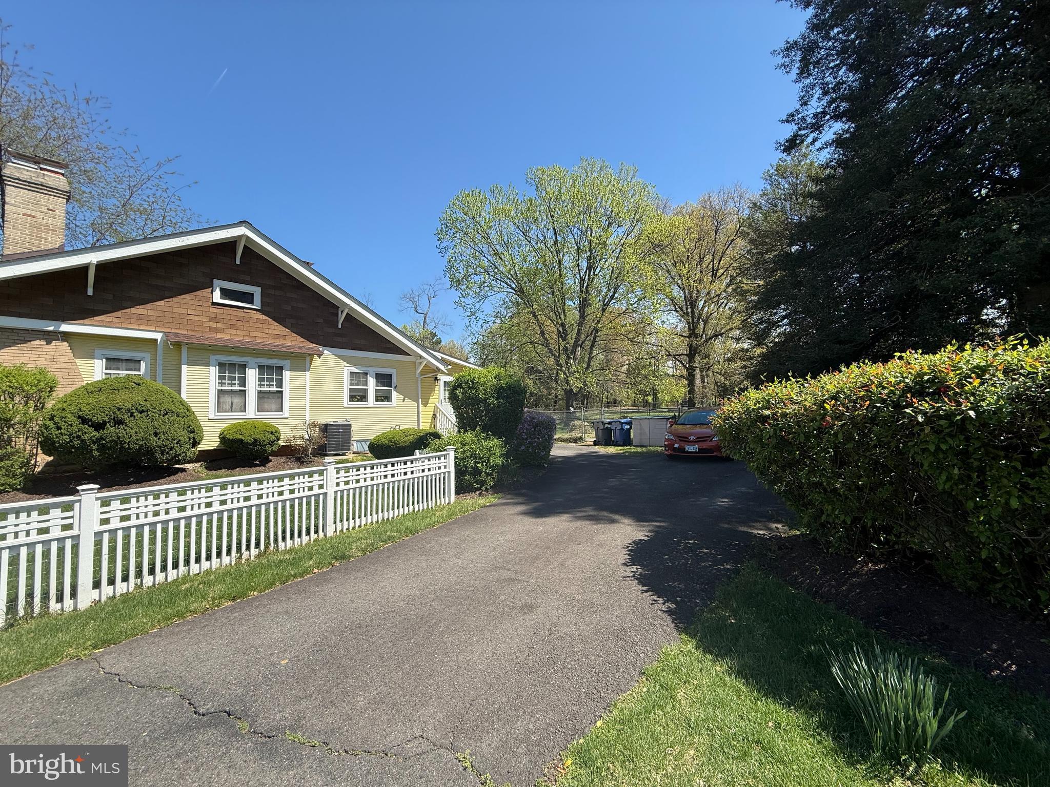 NORTH IDYLWOOD - Residential