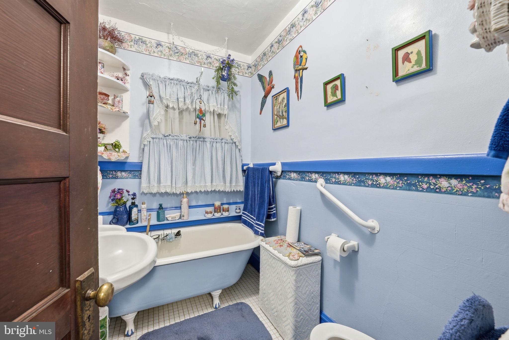 NORTH IDYLWOOD - Residential