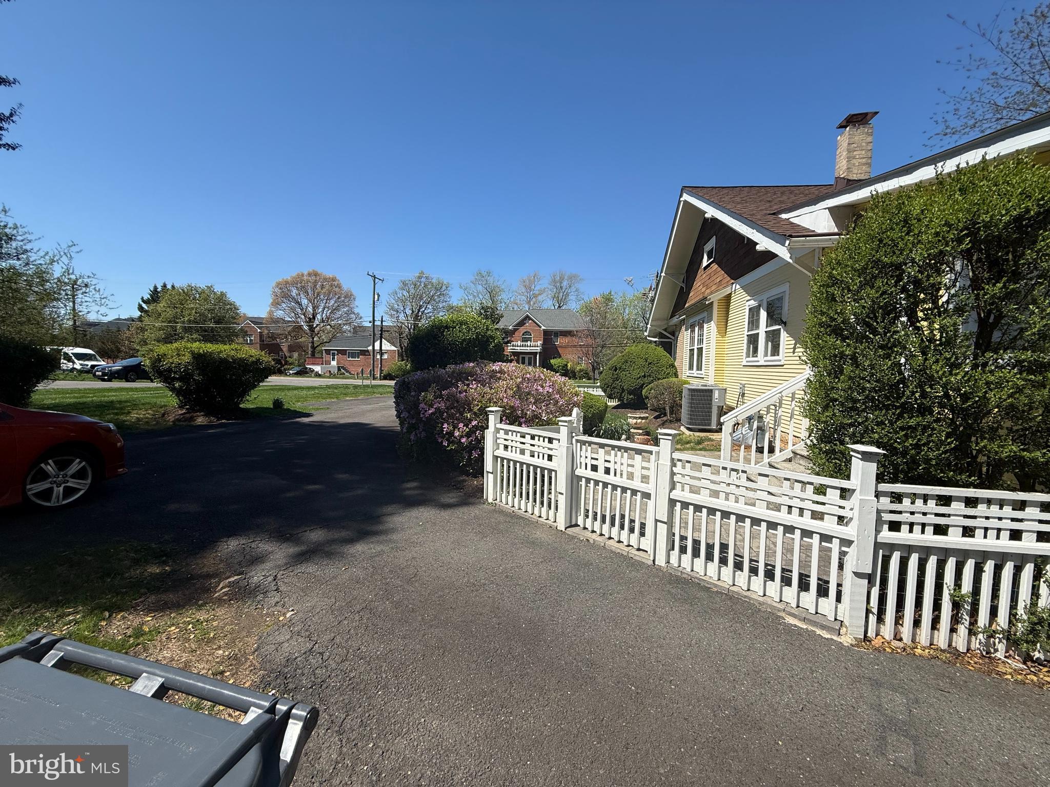 NORTH IDYLWOOD - Residential