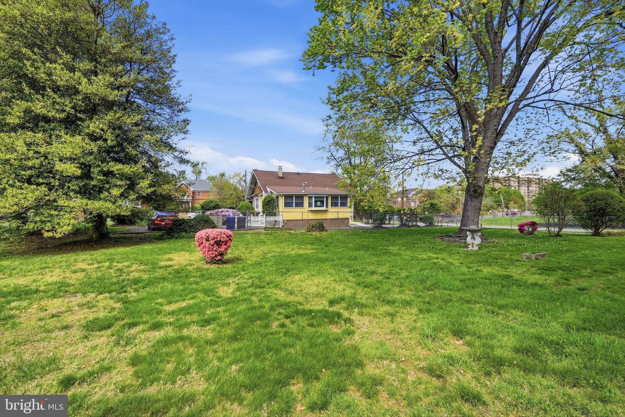 NORTH IDYLWOOD - Residential